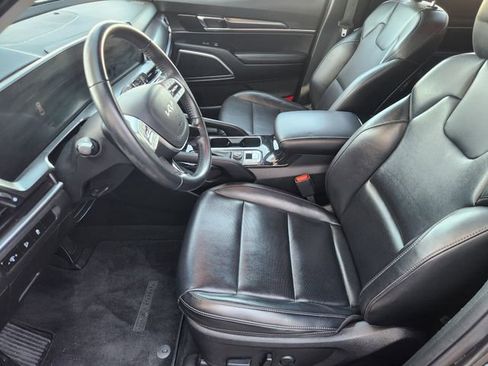 Used 2024 Kia Telluride S image 10