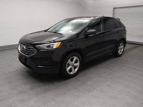 Used 2021 Ford Edge SE w/ Cargo Accessory Package FWD image 2