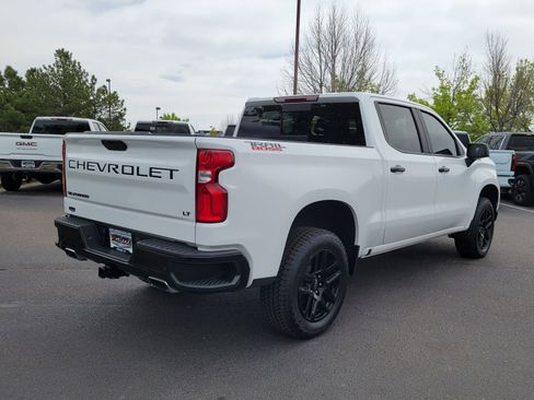 Used 2021 Chevrolet Silverado 1500 LT Trail Boss w/ Convenience Package II AWD/4WD image 3