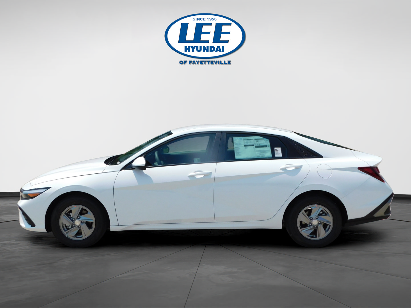 Used 2025 Hyundai Elantra SE FWD image 6