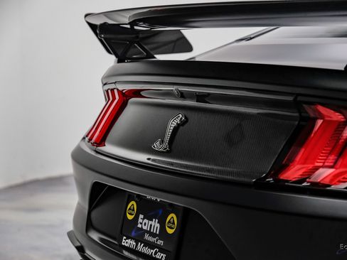 Used 2022 Ford Mustang Shelby GT500 w/ Carbon Fiber Track Pack RWD image 18