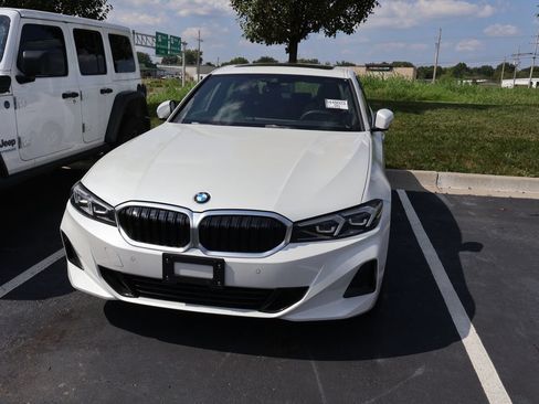 Used 2026 BMW 330i xDrive Sedan w/ Convenience Package AWD/4WD image 2