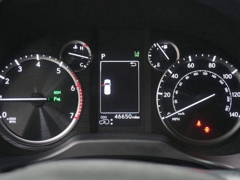 Used 2022 Lexus GX 460 Luxury w/ Off Road Package AWD/4WD image 20
