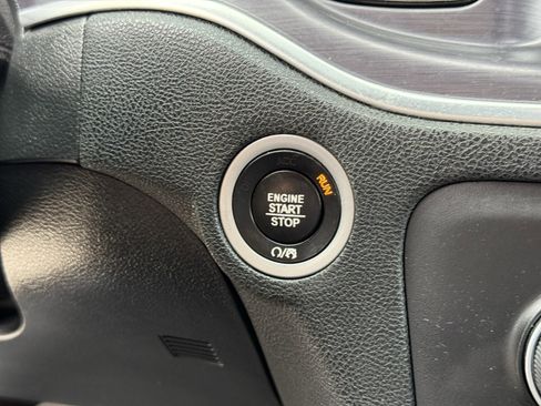 Used 2018 Dodge Charger SXT w/ Blacktop Package image 24