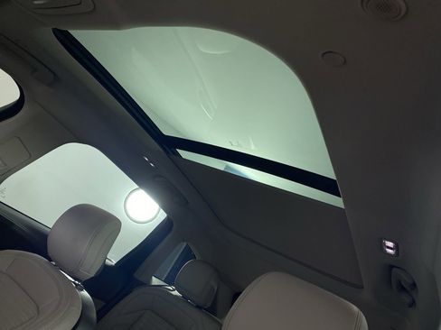 Used 2024 Lincoln Nautilus Reserve w/ Equipment Group 202A image 11