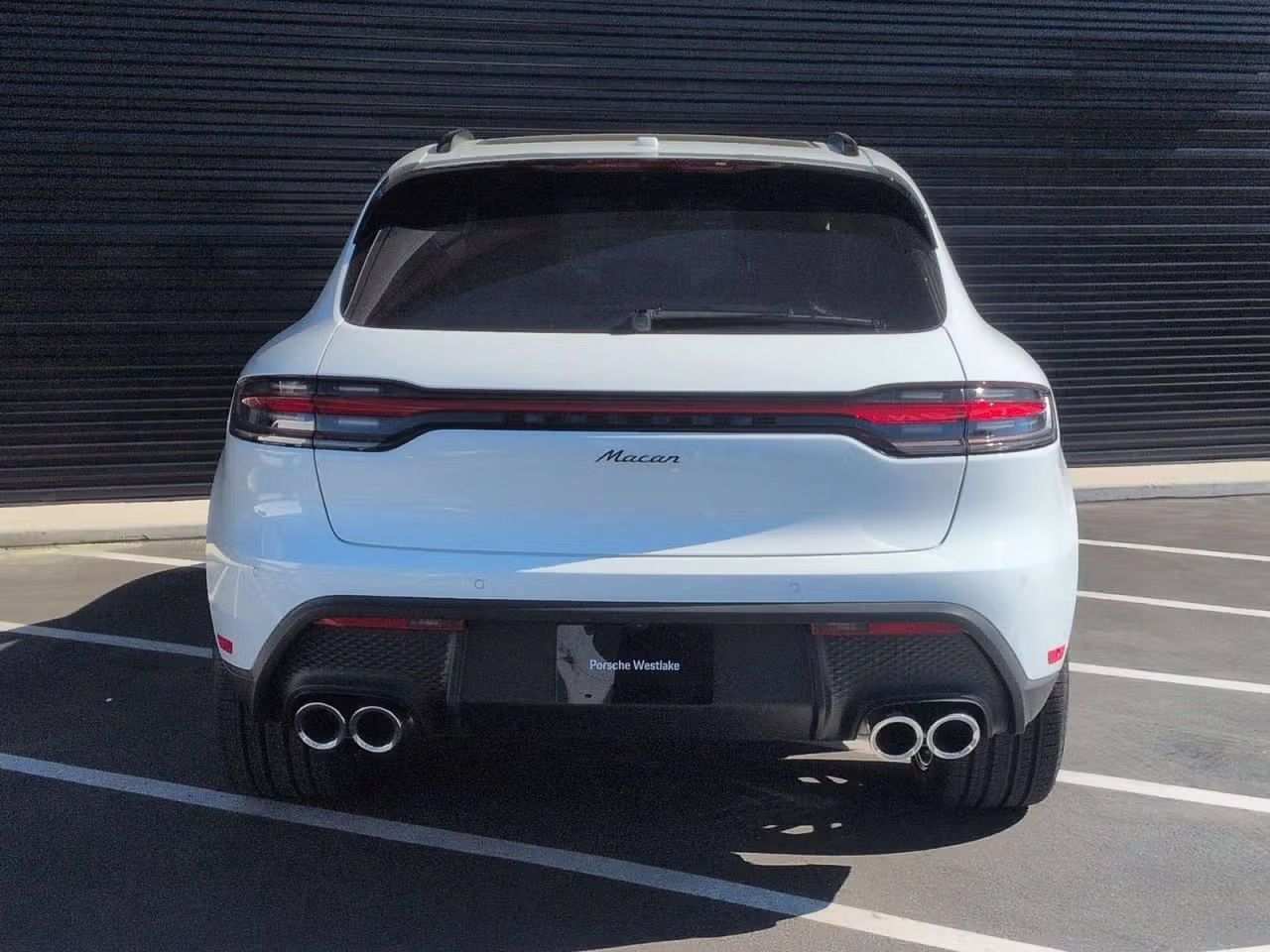 Certified 2026 Porsche Macan AWD/4WD image 4