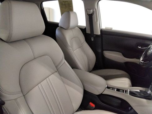 Used 2023 Honda HR-V EX-L image 41