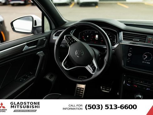 Used 2022 Volkswagen Tiguan SEL R-Line AWD/4WD image 10