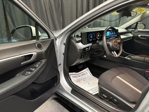 Used 2025 Hyundai Sonata SEL FWD image 22