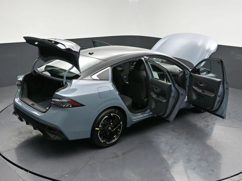 New 2026 Nissan Sentra SR w/ SR Premium Package image 33