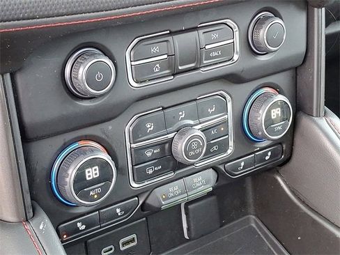 Used 2023 Chevrolet Suburban RST image 14