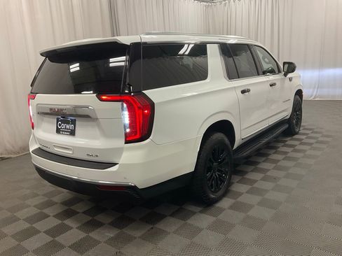 Used 2024 GMC Yukon XL SLT image 3