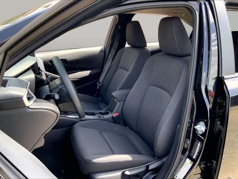 Used 2025 Toyota Corolla LE FWD image 8