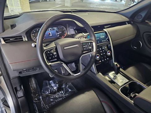 Used 2023 Land Rover Discovery Sport SE R-Dynamic AWD/4WD image 2