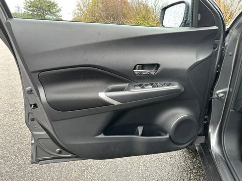 Used 2024 Nissan Kicks SV image 10