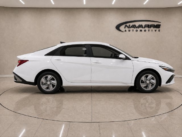 Certified 2026 Hyundai Elantra SE FWD image 8