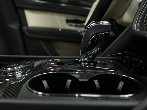 Used 2019 Bentley Bentayga image 92