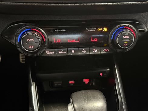 Used 2023 Kia Forte GT-Line w/ GT-Line Premium Package FWD image 15