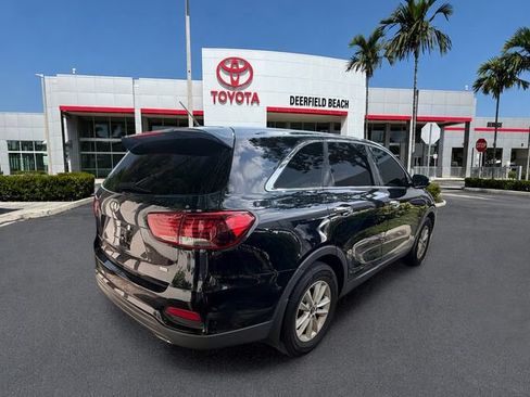 Used 2019 Kia Sorento FWD image 11