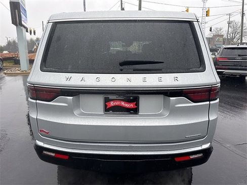 Used 2024 Jeep Wagoneer Series III image 4