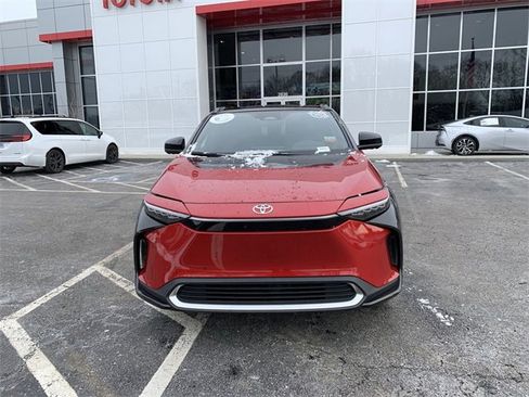 Used 2023 Toyota bZ4X Limited image 3