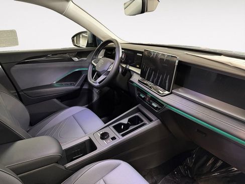 New 2026 Volkswagen Tiguan SE R-Line AWD/4WD image 9