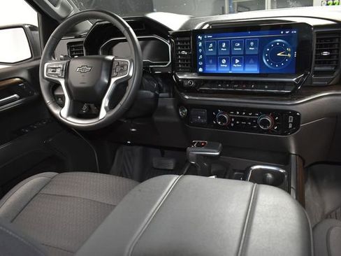 Certified 2024 Chevrolet Silverado 1500 RST AWD/4WD image 33