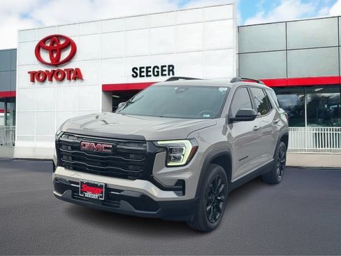 Used 2025 GMC Terrain Elevation w/ Elevation Premium Package AWD/4WD image 11