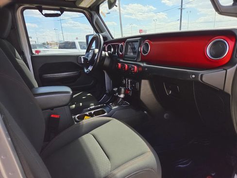 Used 2020 Jeep Gladiator Rubicon AWD/4WD image 36