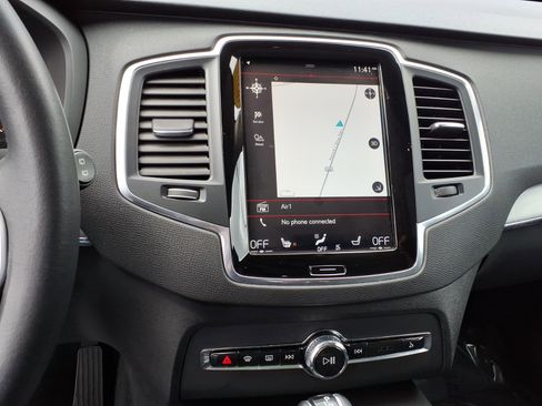 Used 2022 Volvo XC90 T5 Momentum AWD/4WD image 13