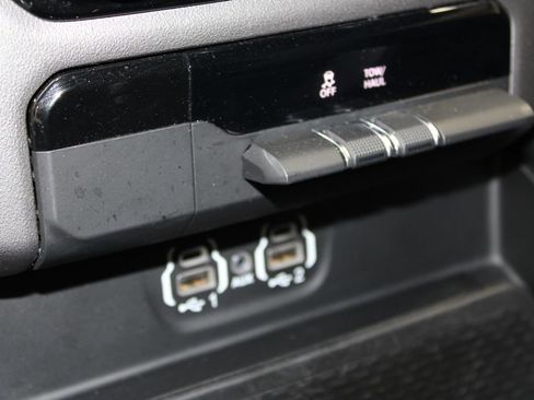 Used 2024 RAM 1500 Laramie image 43