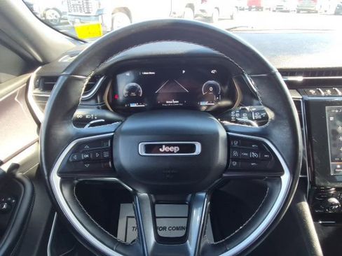 Used 2021 Jeep Grand Cherokee L Laredo image 24