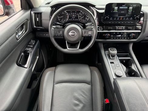 Used 2023 Nissan Pathfinder SL w/ Black Appearance Package image 24