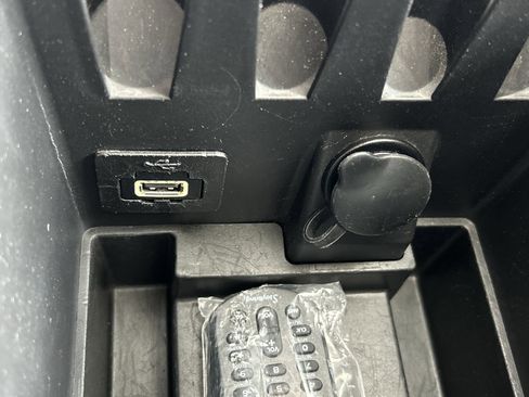 Used 2013 Dodge Challenger SXT w/ Super Sport Group image 33