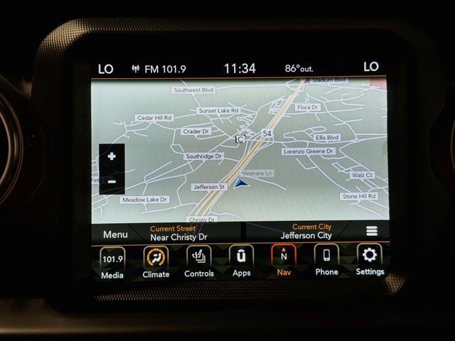 Used 2018 Jeep Wrangler Unlimited Sahara AWD/4WD image 12