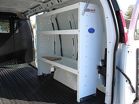 Used 2024 GMC Savana 2500 w/ Driver Convenience Package image 16