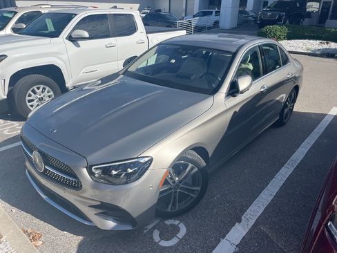 Used 2021 Mercedes-Benz E 350 Sedan image 2