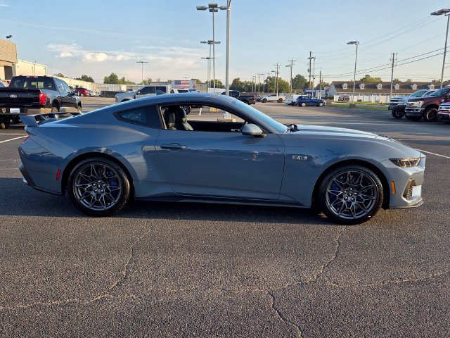 New 2026 Ford Mustang GT Premium w/ GT Performance Package RWD image 9
