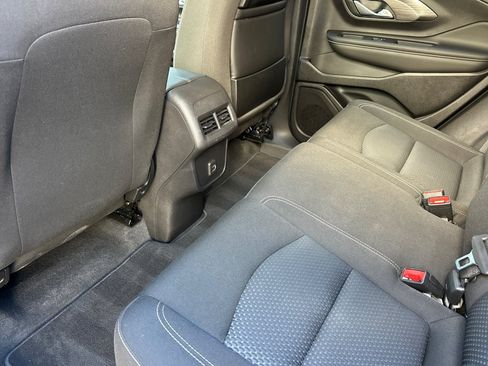 Used 2024 GMC Terrain SLE FWD image 11