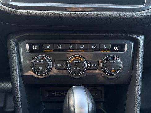 Used 2018 Volkswagen Tiguan SE AWD/4WD image 52