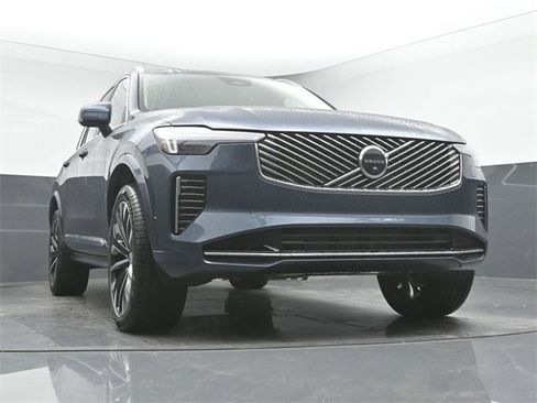 New 2026 Volvo XC90 B6 Plus w/ Protection Package Premier image 40