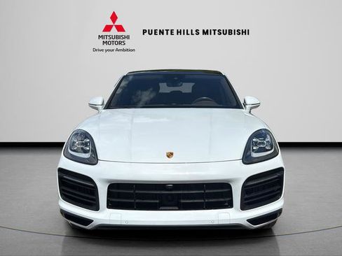 Used 2022 Porsche Cayenne Platinum Edition AWD/4WD image 2