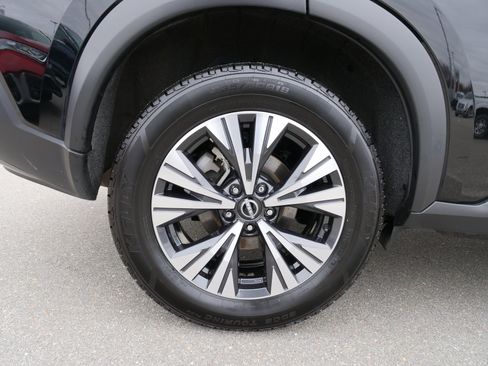 Used 2023 Nissan Rogue SV image 11