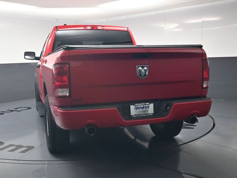 Used 2015 RAM 1500 Express RWD image 8