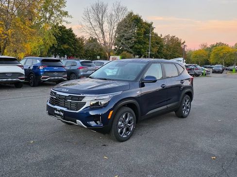 New 2026 Kia Seltos LX AWD/4WD image 3