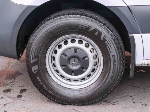 Used 2024 Mercedes-Benz Sprinter 2500 image 10