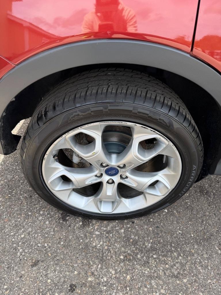 Used 2014 Ford Escape Titanium w/ Equipment Group 401A AWD/4WD image 8