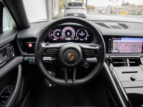 Certified 2024 Porsche Panamera 4 image 22