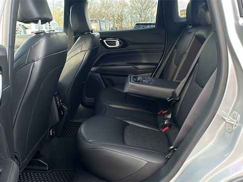 New 2026 Jeep Compass Latitude image 25