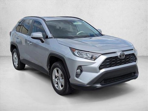 Used 2021 Toyota RAV4 XLE w/ Convenience Package image 3